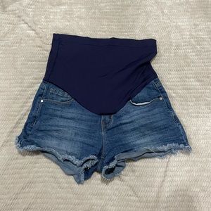 Pinkblush maternity denim shorts, medium